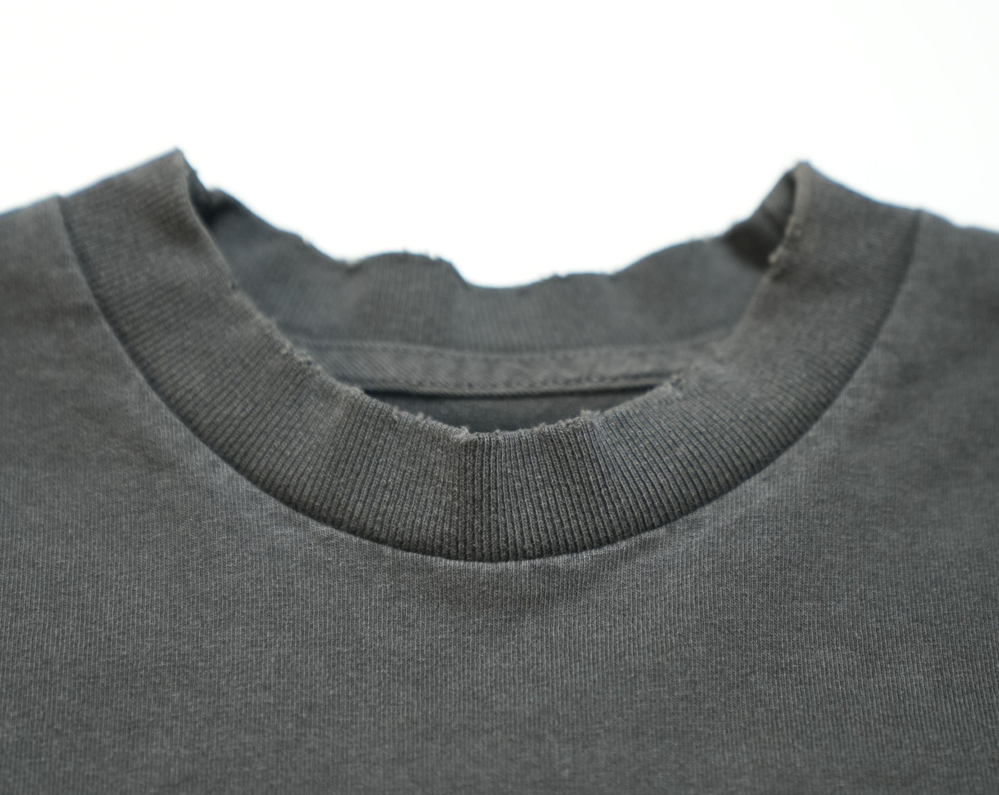DISTRESSED TEE - S T R E E T   S U R F - " Made In The Streets"